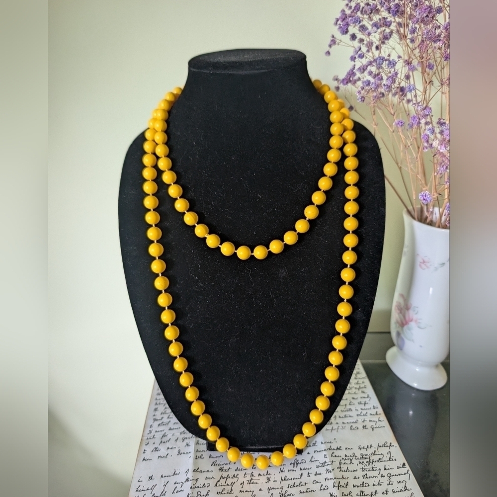 Elegant Yellow Beaded Necklace